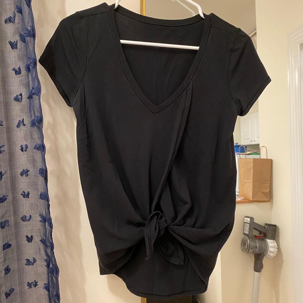 Lululemon - black tie top